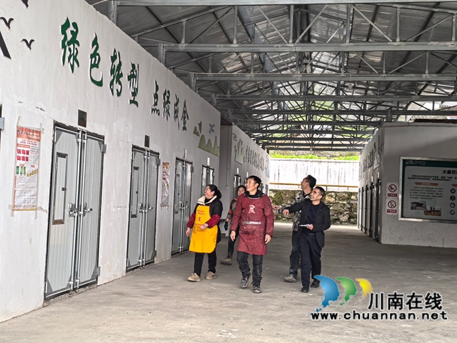 圖1 帶煙農加入綠色烤房第三方管理.jpg