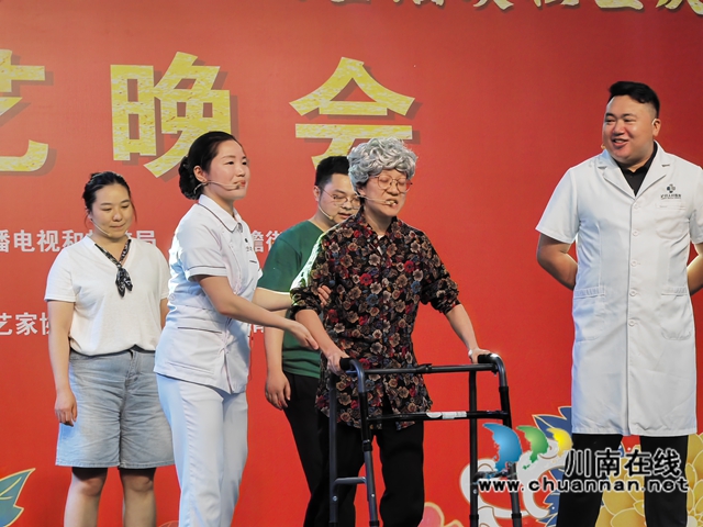 情景劇《人民醫(yī)院為人民》（曾佐然攝）.jpg