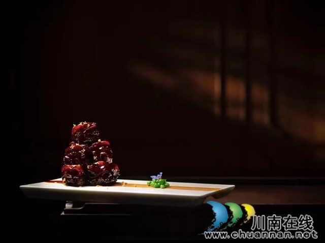 大夫第里的國(guó)風(fēng)餐飲.jpg