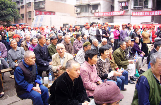 紅星街道：“壩壩宴會(huì)”為黨的生日添光彩(圖1)