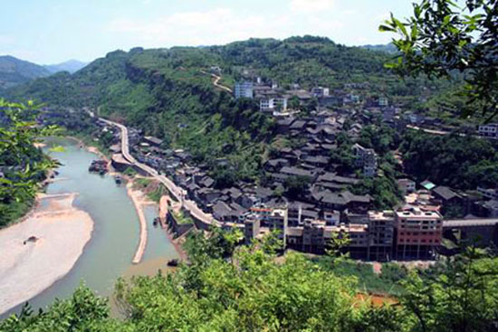 萬名游客游古藺太平古鎮(zhèn)(圖1)