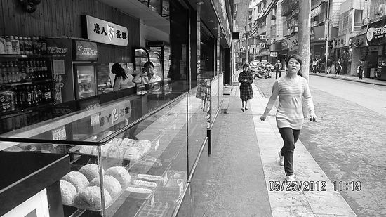 鋁超標(biāo)！宜賓商業(yè)街一蛋糕店被曝光(圖1)