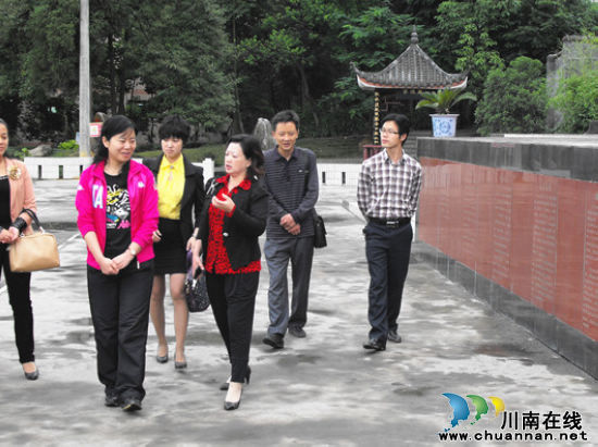 古藺縣委常委、宣傳部長(zhǎng)李春艷調(diào)研龍山宣傳思想文化建設(shè)(圖1)