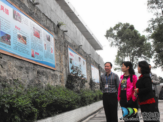 古藺縣委常委、宣傳部長(zhǎng)李春艷調(diào)研龍山宣傳思想文化建設(shè)(圖2)