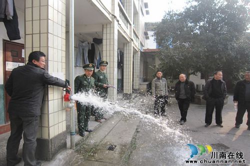 合江縣消防、教科部門聯(lián)合開展學(xué)校消防安全隱患整治(圖1)