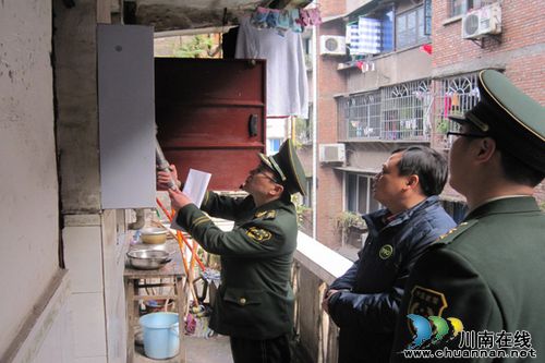 合江縣消防、教科部門聯(lián)合開展學(xué)校消防安全隱患整治(圖2)