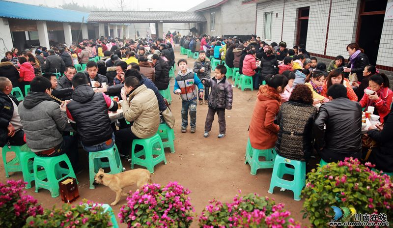 年味濃瀘州：專合社農(nóng)民歡聚“團年宴”(圖)(圖4)