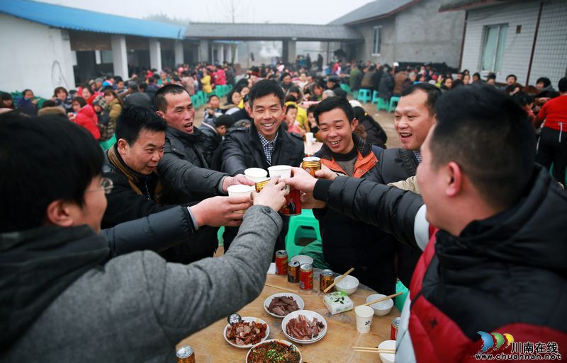年味濃瀘州：專合社農(nóng)民歡聚“團年宴”(圖)(圖6)
