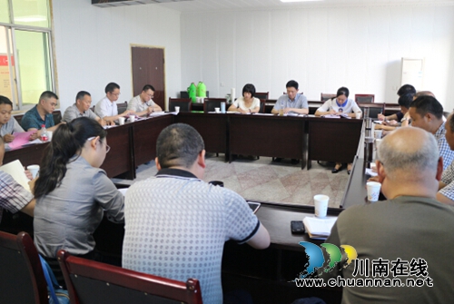 自貢富順法院院長走訪企業(yè)提供“零距離”服務(wù)(圖3)