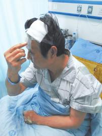 自貢名中醫(yī)遭64歲老漢錘傷 禍起12年前中藥？(圖2)