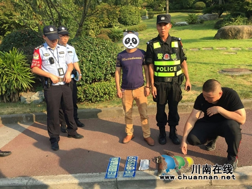 瀘縣巡防查獲管制刀具和車輛套牌(圖1) 瀘縣巡防查獲管制刀具和車輛套牌(圖1)