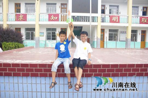 南京工程學(xué)院志愿者走向留守兒童：愛與陪伴，一路“童“行(圖3)