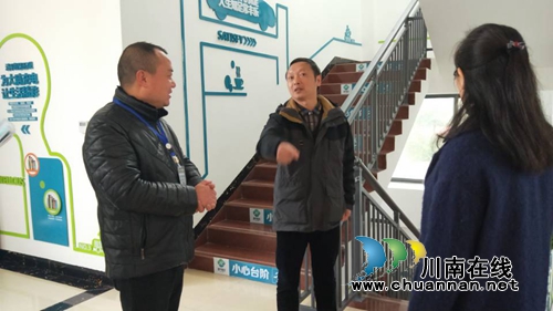瀘縣縣委宣傳部到玉蟾街道督導市級文明社區(qū)創(chuàng)建工作(圖1)