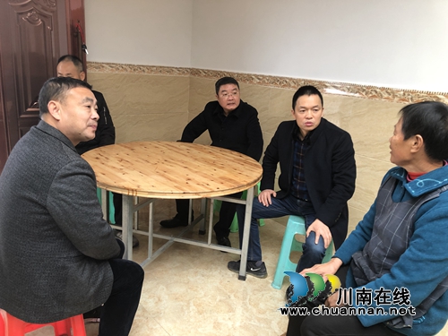 張福榮深入瀘縣太伏鎮(zhèn)照南山村開展脫貧攻堅督導工作(圖1)