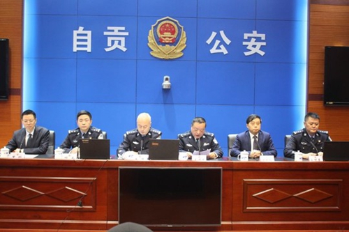 自貢破獲假冒鹽業(yè)注冊(cè)商標(biāo)案 查獲假鹽5400噸(圖1)