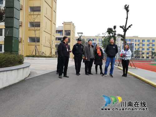 江陽(yáng)區(qū)況場(chǎng)街道教管中心到張壩街道轄區(qū)學(xué)校進(jìn)行2018年四季度交叉安全檢查(圖1)