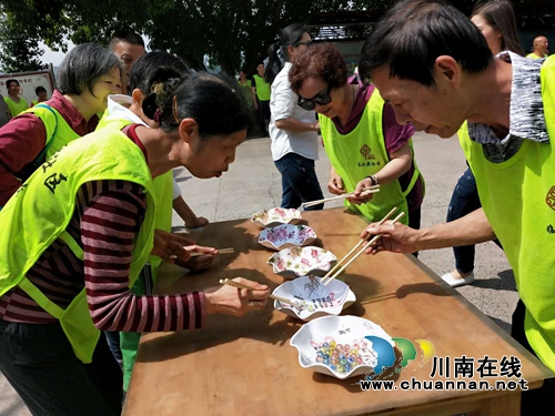 龍馬潭區(qū)羅漢街道臨江苑社區(qū)開展“五一”趣味比賽活動(圖3)
