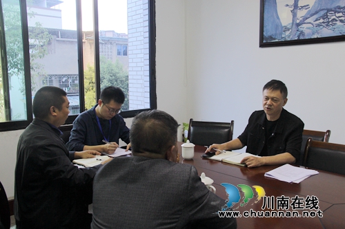 杜作文到瀘縣云龍鎮(zhèn)開展各村(社區(qū))軟弱渙散黨組織摸排調(diào)研座談會(圖4)
