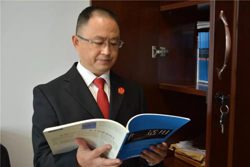 16名全省審判業(yè)務(wù)專(zhuān)家 瀘州中院張玉紅上榜(圖1)