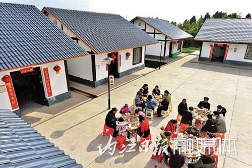 內(nèi)江83戶易地扶貧搬遷戶搬進新居(圖1)