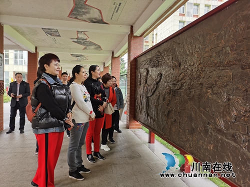 龍馬潭區(qū)小市街道開(kāi)展“不忘初心 牢記使命”主題教育素質(zhì)拓展活動(dòng)(圖1)