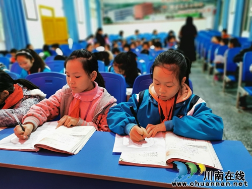 瀘縣得勝小學(xué)開展學(xué)生硬筆書法比賽活動(圖2) 瀘縣得勝小學(xué)開展學(xué)生硬筆書法比賽活動(圖2)