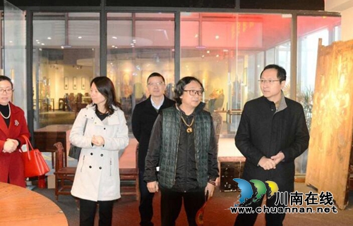 省委統(tǒng)戰(zhàn)部新階處領導率隊調(diào)研楠域奇緣博藏館(圖2)