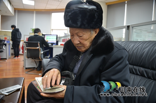 瀘州92歲“廣播爺爺” 電臺(tái)傳播黨的好聲音(圖8)