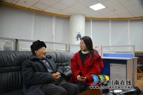 瀘州92歲“廣播爺爺” 電臺(tái)傳播黨的好聲音(圖5)