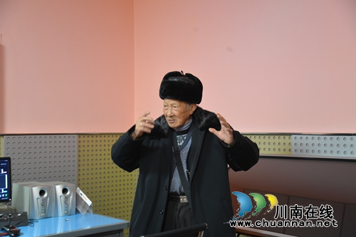 瀘州92歲“廣播爺爺” 電臺(tái)傳播黨的好聲音(圖9)
