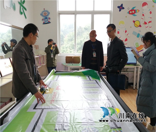 四川省應(yīng)急管理廳安全社區(qū)評估驗(yàn)收組深入敘永縣向林鎮(zhèn)小學(xué)驗(yàn)收安全社區(qū)建設(shè)工作(圖3)