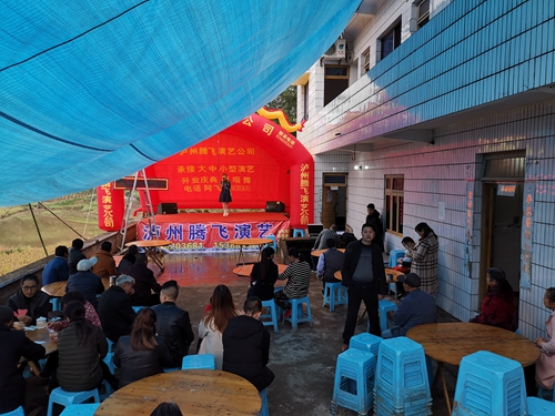 群眾點(diǎn)菜豐富文化 村民不再是臺下客(圖2)