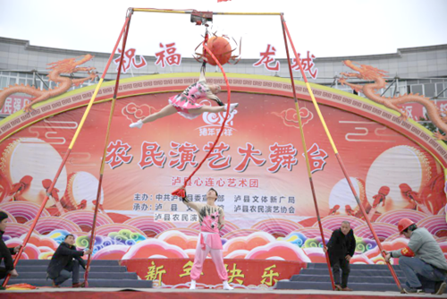 群眾點(diǎn)菜豐富文化 村民不再是臺下客(圖5)