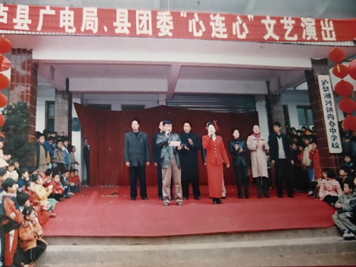 群眾點(diǎn)菜豐富文化 村民不再是臺下客(圖3)