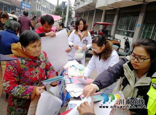 宜賓長興鎮(zhèn)：法治集市，帶你度過一個(gè)不一樣的國家憲法日