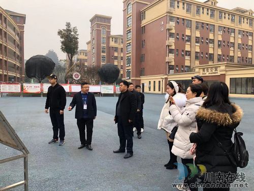 宜賓羅龍實驗小學(xué)校外出參觀學(xué)習(xí)藝術(shù)團(tuán)(圖1)
