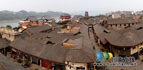 中國統(tǒng)一戰(zhàn)線基層統(tǒng)戰(zhàn)亮點行到李莊考察調(diào)研(圖1)