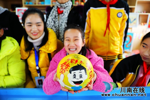龍馬潭：家鄉(xiāng)特產(chǎn)上彩繪，點(diǎn)贊家鄉(xiāng)更美好(圖1)