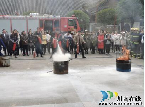 瀘州市江陽區(qū)北城街道皂角巷社區(qū)大本營(yíng)聯(lián)合演練 攜手并肩保安全