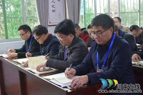黨的十九屆四中全會(huì)精神宣講走進(jìn)瀘縣一中(圖3) 黨的十九屆四中全會(huì)精神宣講走進(jìn)瀘縣一中(圖3)