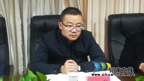 納溪區(qū)行政審批局領(lǐng)導(dǎo)班子召開(kāi)“不忘初心、牢記使命”專題民主生活會(huì)(圖3)