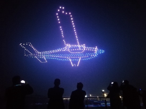 夜空中最亮的星！自貢500架無人機編隊表演(圖1)