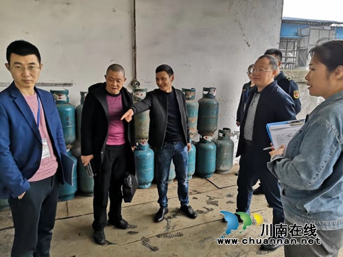 納溪區(qū)綜合行政執(zhí)法局開展瓶裝液化石油氣安全專項整治