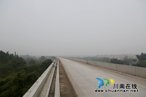 川南城際鐵路瀘縣至瀘州段準(zhǔn)備架梁啦！(圖2)