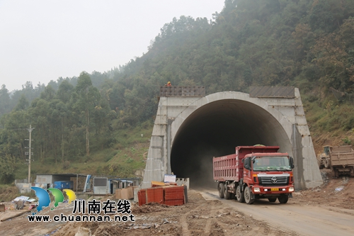 川南城際鐵路瀘縣至瀘州段準(zhǔn)備架梁啦！(圖4)