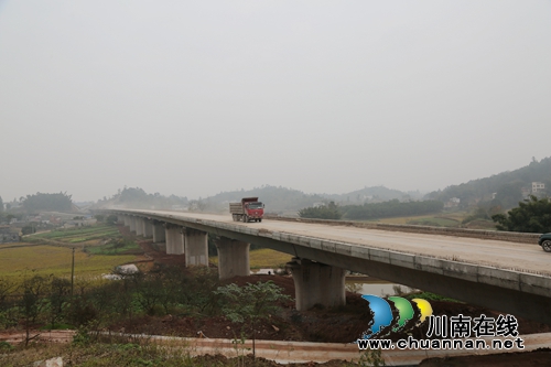 川南城際鐵路瀘縣至瀘州段準(zhǔn)備架梁啦！(圖5)