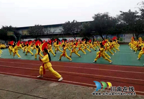 龍馬潭區(qū)羅漢學(xué)校舉行第二屆武術(shù)節(jié)活動(dòng)(圖3) 龍馬潭區(qū)羅漢學(xué)校舉行第二屆武術(shù)節(jié)活動(dòng)(圖3)
