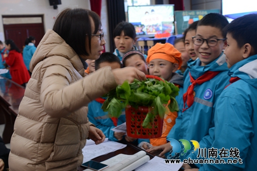 龍馬潭區(qū)玉帶河學(xué)校舉行“融創(chuàng)課堂.走進(jìn)科技”教學(xué)節(jié)活動(dòng)(圖2) 龍馬潭區(qū)玉帶河學(xué)校舉行“融創(chuàng)課堂.走進(jìn)科技”教學(xué)節(jié)活動(dòng)(圖2)