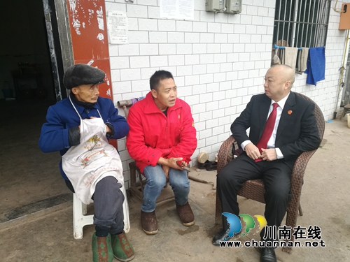 納溪法院司法大拜年：年味漸濃，看八旬翁喜開顏(圖3)