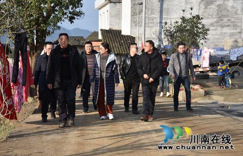 省自然資源廳到古藺督查烏蒙山項(xiàng)目實(shí)施情況